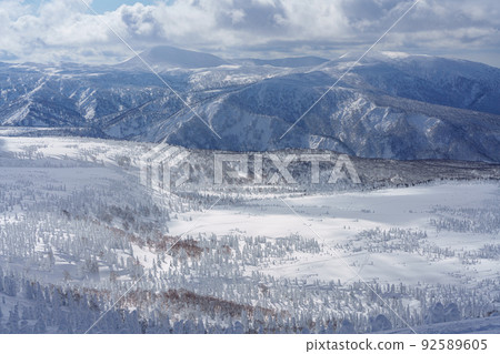 Hakkoda Mountains in winter, Japan's three major rime snow monsters, Aomori sightseeing Hakkoda Mountains in winter, Japan's three major rime snow monsters, Aomori sightseeing 92589605