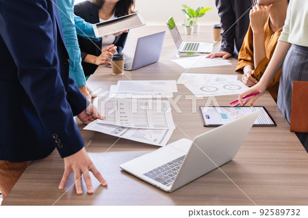 Business person meeting 92589732