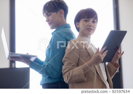 跨國業務 92597634