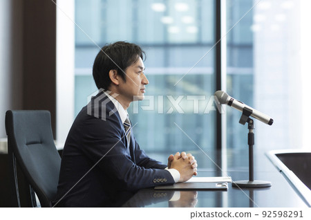 商人邁克新聞發布會男 92598291