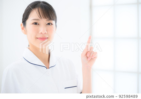 亞洲女性肖像複製空間白色，易於用於美容護士和護士的形象 92598489