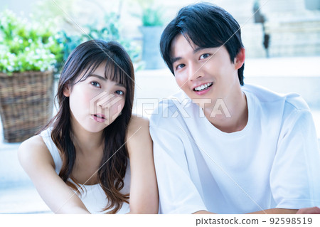 年輕夫婦 92598519