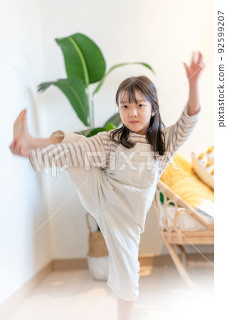 children lifestyle play growth health 92599207