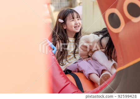 children lifestyle play growth health 92599428