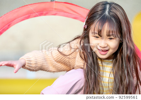 兒童 生活方式 女孩 妹妹 家庭 朋友 兒童 生活方式 女孩 妹妹 家庭 朋友 92599561