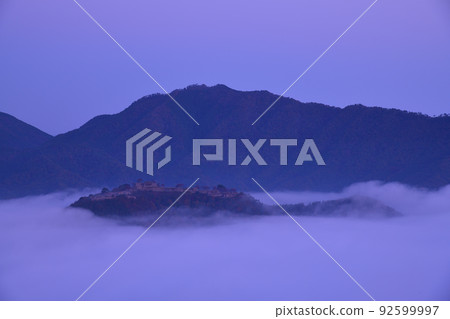 Sea of clouds at Takeda Castle from Tachiunkyo Sea of clouds at Takeda Castle from Tachiunkyo 92599997