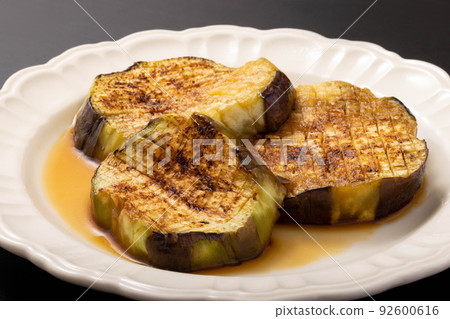 Eggplant steak 92600616