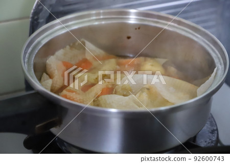 製作煨菜,煨食材 製作煨菜,煨食材 92600743