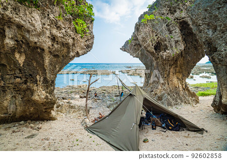 單人營地 海營地 粗糙的藍天 自然 單人營地 海營地 粗糙的藍天 自然 92602858