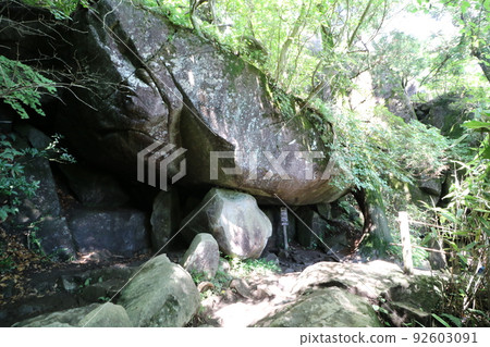 茨城縣筑波山的山路和特殊岩石 茨城縣筑波山的山路和特殊岩石 92603091