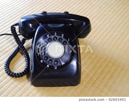Tatami and black telephone 92603401