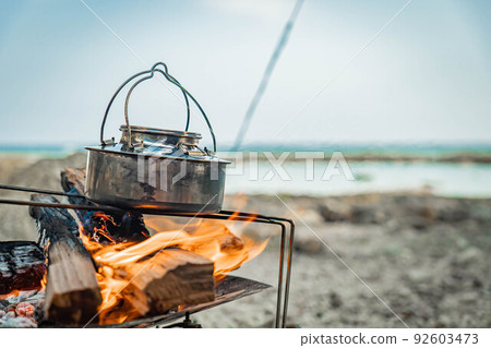Sea camp bonfire bonfire kettle camp equipment rugged 92603473