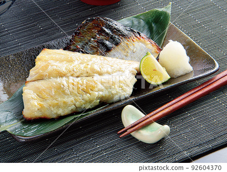 烤西班牙鯖魚的形象 92604370