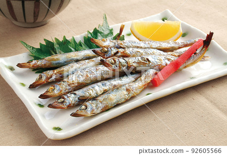 Image of shishamo grilled with children 92605566