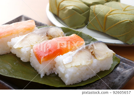 三文魚鯖魚柿葉壽司 92605657