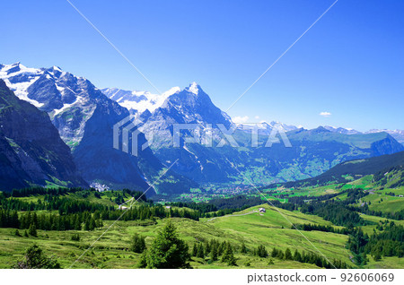 艾格峰和格林德瓦村 [瑞士] 92606069