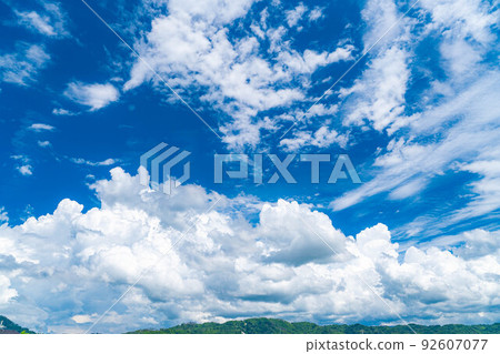 [Summer material] Summer sky image [Nagano Prefecture] 92607077