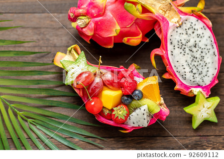 Fruit platter Fruit platter 92609112