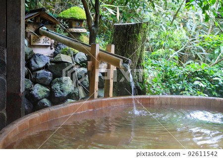 Hakone Yumoto Onsen An open-air bath that flows directly from the source, Hakone Yumoto, Kanagawa Prefecture Hakone Yumoto Onsen An open-air bath that flows directly from the source, Hakone Yumoto, Kanagawa Prefecture 92611542