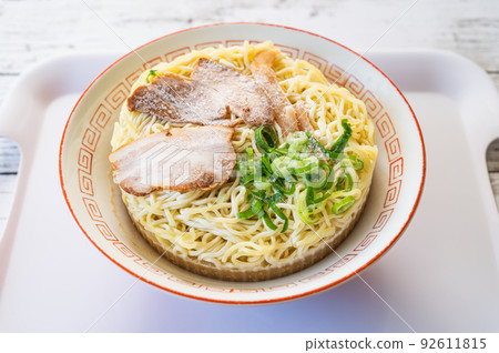 Frozen noodles 92611815