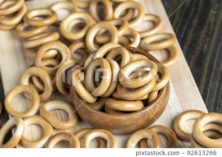 a large amount of traditional snacks round cracknel a large amount of traditional snacks round cracknel 92613266