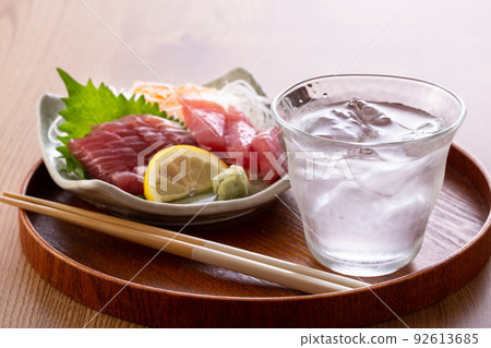 燒酒岩和金槍魚生魚片 92613685