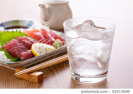 燒酒岩和金槍魚生魚片 92613690