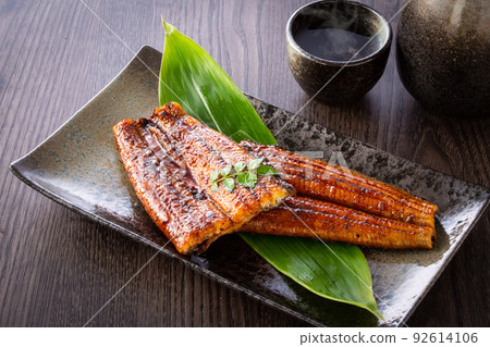 Eel kabayaki and sake 92614106