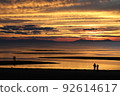 在岸邊的日落 92614617