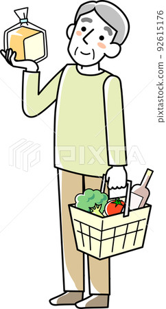 在超市購物的老人 在超市購物的老人 92615176