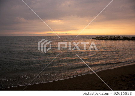 新潟縣上越市黃昏的日本海 新潟縣上越市黃昏的日本海 92615838