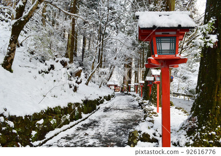 京都奧宮參拜貴船神社的雪景神秘而美麗 京都奧宮參拜貴船神社的雪景神秘而美麗 92616776