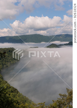 十和田湖雲海（原十和田湖）的垂直組成 92618324