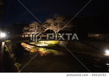 Bungotakada City Tennenji Temple, Kawanaka Fudou 燈火通明 Bungotakada City Tennenji Temple, Kawanaka Fudou 燈火通明 92618781
