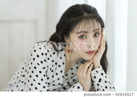 Young woman beauty image portrait 92618827