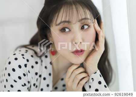 Young woman beauty image portrait 92619049