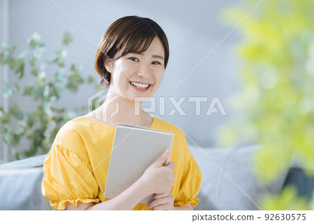 一個女人讀 92630575