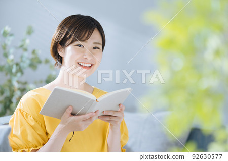一個女人讀 92630577