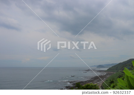多雲的天空海海岸 多雲的天空海海岸 92632337