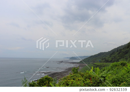多雲的天空海海岸 92632339