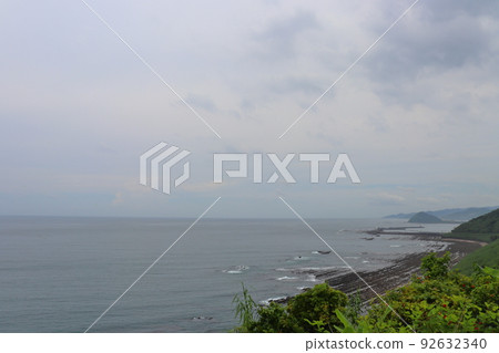 多雲的天空海海岸 多雲的天空海海岸 92632340
