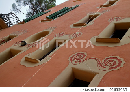Park Guell Barcelona 92633085