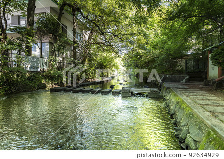 Beautiful flow and promenade of the Genbei River flowing in Mishima City, Shizuoka Prefecture 92634929
