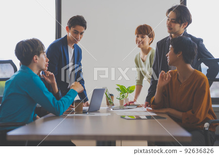 跨國公司：商業網站 92636826