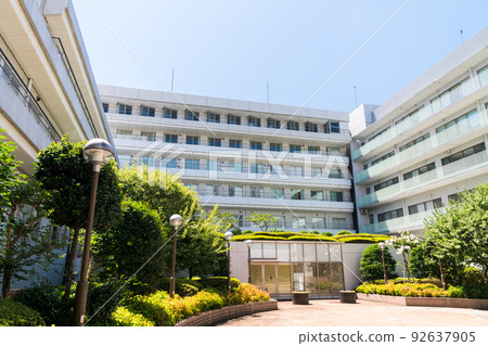 Courtyard of Kyorin University Hospital, Summer Sunshine, Mitaka City, Tokyo Courtyard of Kyorin University Hospital, Summer Sunshine, Mitaka City, Tokyo 92637905