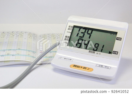 血壓計、測量結果、血壓筆記本（輕度高血壓） 92641052