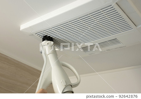 Housewife's daily bath ventilation fan cleaning 92642876