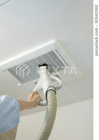 Housewife's daily bath ventilation fan cleaning 92642882