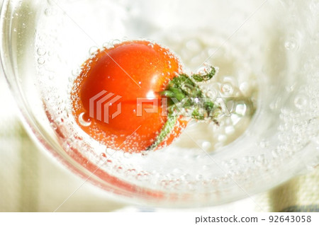 Tomato Petit Tomato Tomato Petit Tomato 92643058