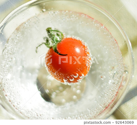 Tomato Petit Tomato Tomato Petit Tomato 92643069